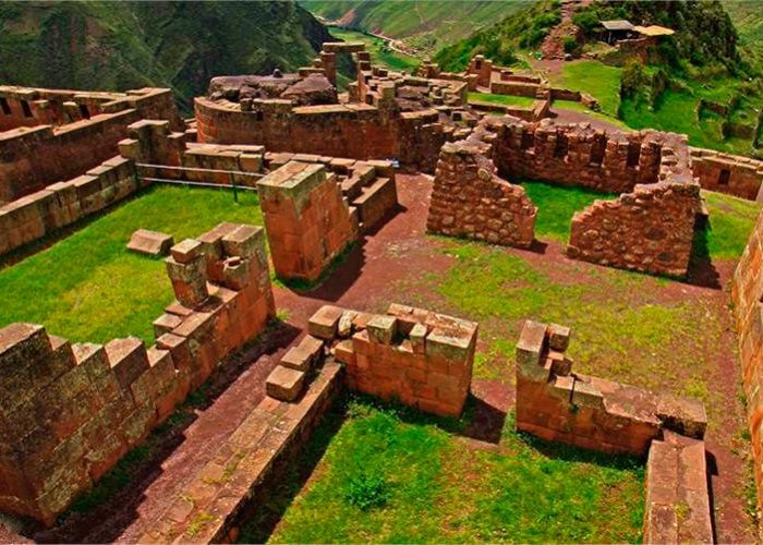 pisac-inca-ruins-sacred-valley-2-day-to-machu-picchu