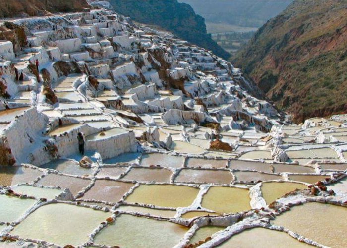 sacred-valley-and-salineras-to-machu-picchu